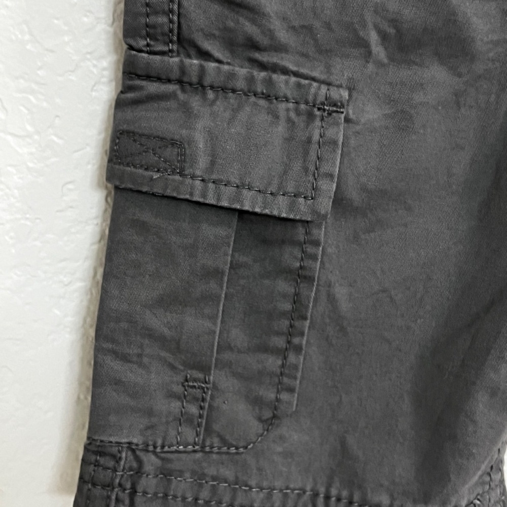 NWT Levi's Charcoal Gray Cargo Shorts - Picture 2 of 6